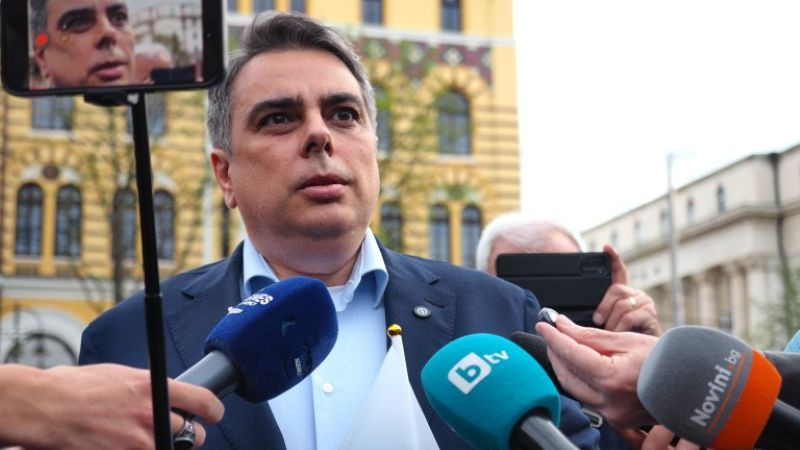 Асен Василев иска незабавната смяна на ВСС и изчистване на съдебната система от джуджета